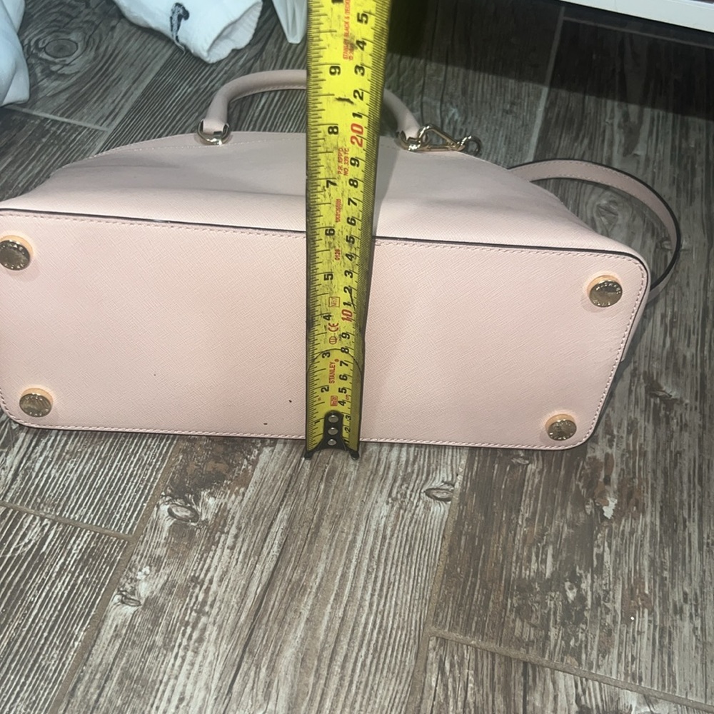 Light pink Michael kors purse - Picture 7 of 7